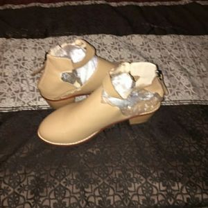 Brown  boots